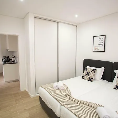 Camoes 691 Design By Hosts * 포르투