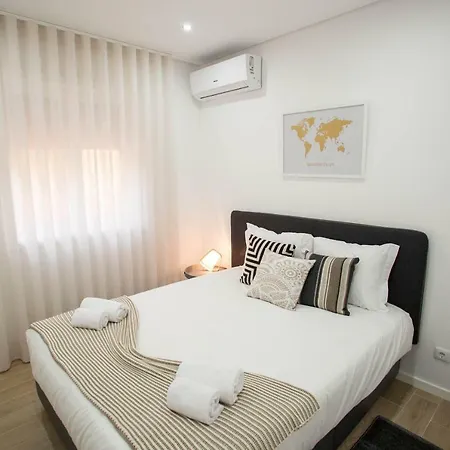 Camoes 691 Design By Hosts Πόρτο