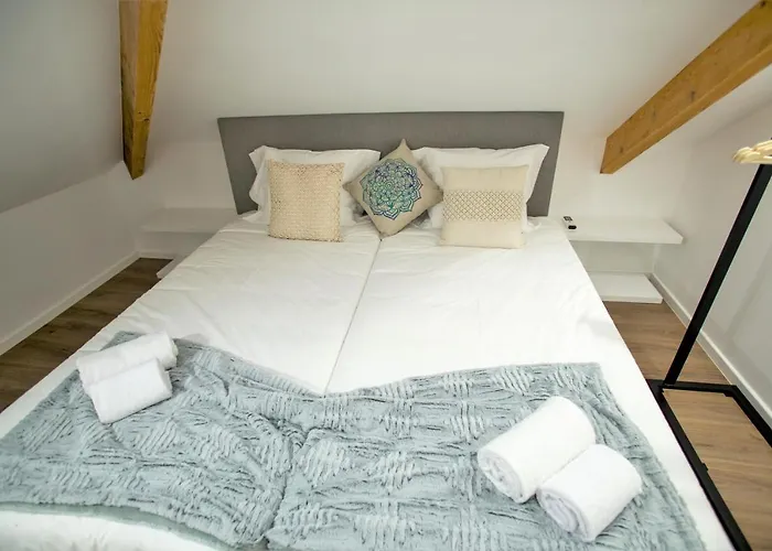 Camoes 691 Design By Hosts Apartament