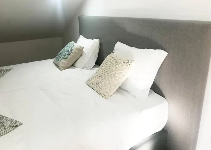 Camoes 691 Design By Hosts Porto