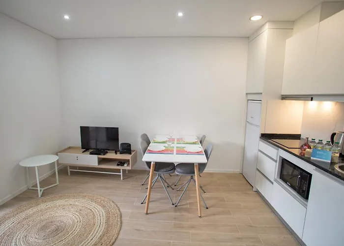 Camoes 691 Design By Hosts Oporto