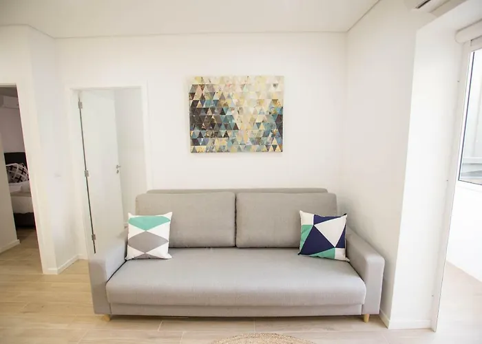 Camoes 691 Design By Hosts * Porto