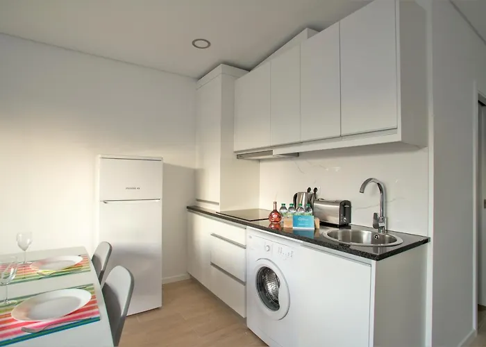 Camoes 691 Design By Hosts Порту