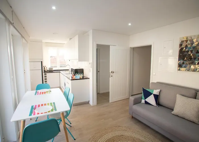 Camoes 691 Design By Hosts * Порту