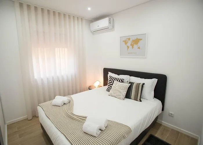 Camoes 691 Design By Hosts Порту